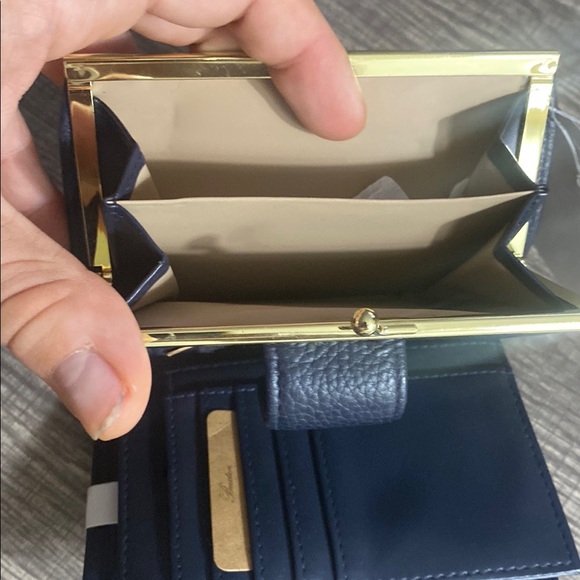 Buxton Dark Blue Leather Wallet - Picture 7 of 7